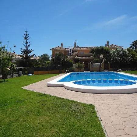 Holiday home Apacible Casa Con Terraza Y Piscina R19 By Novadesta
